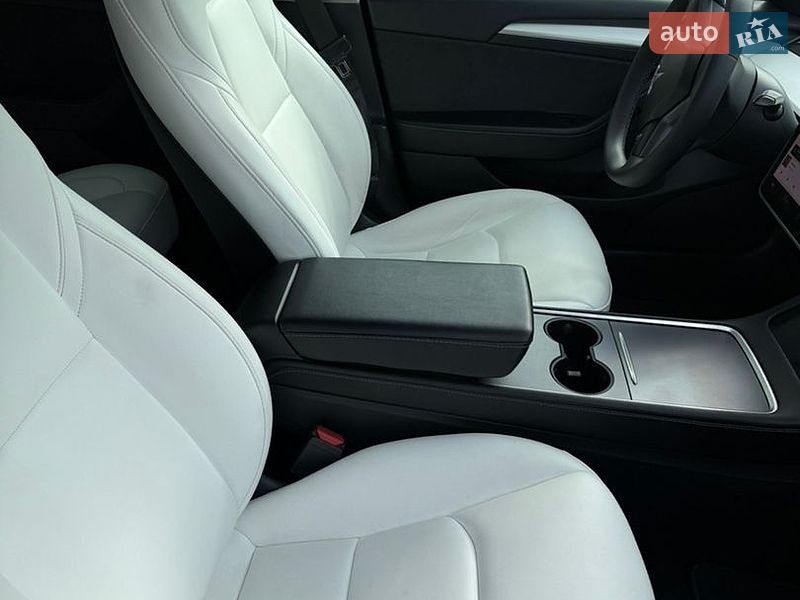 Седан Tesla Model 3 2021 в Луцьку