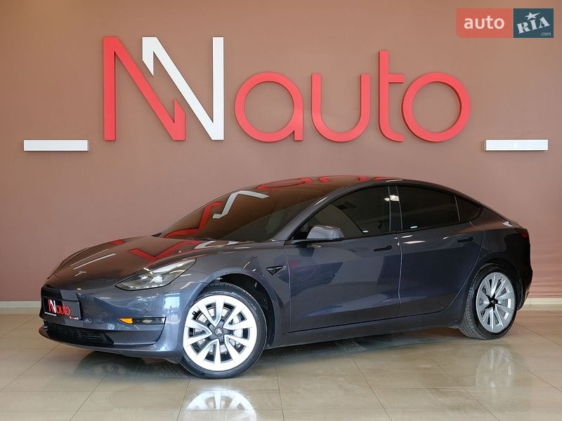Седан Tesla Model 3 2023 в Одесі
