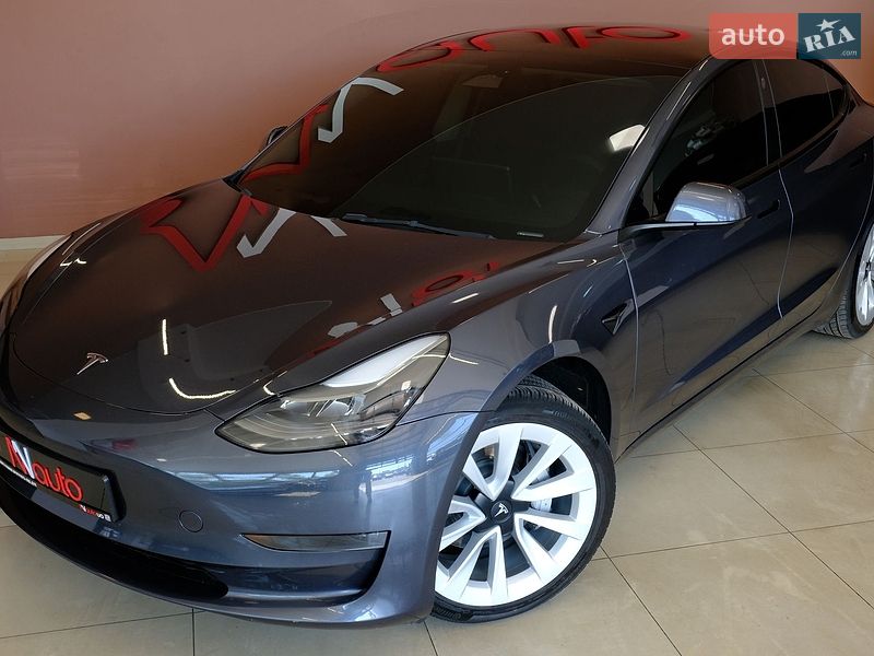 Седан Tesla Model 3 2023 в Одесі
