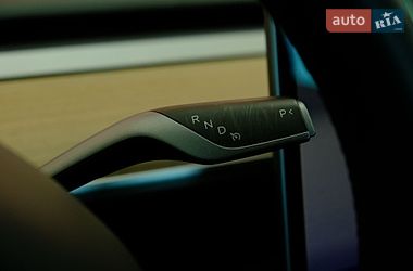 Седан Tesla Model 3 2023 в Одесі