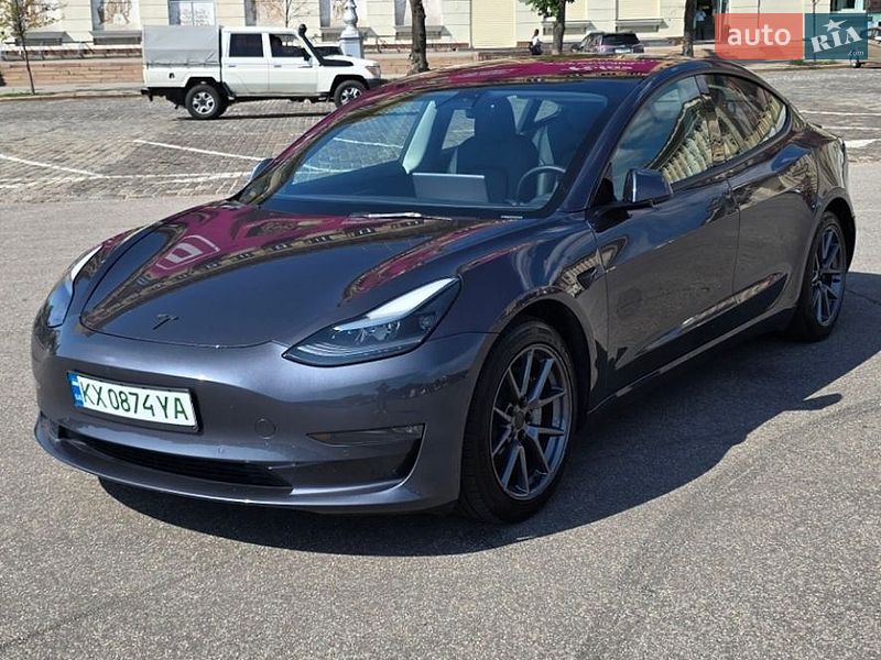 Tesla Model 3 2022