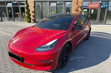 Седан Tesla Model 3 2020 в Виннице