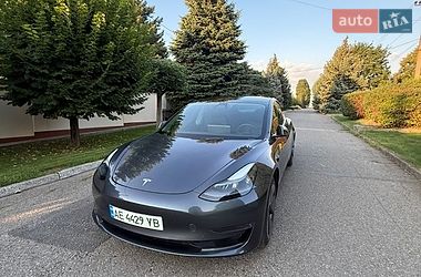 Седан Tesla Model 3 2023 в Днепре