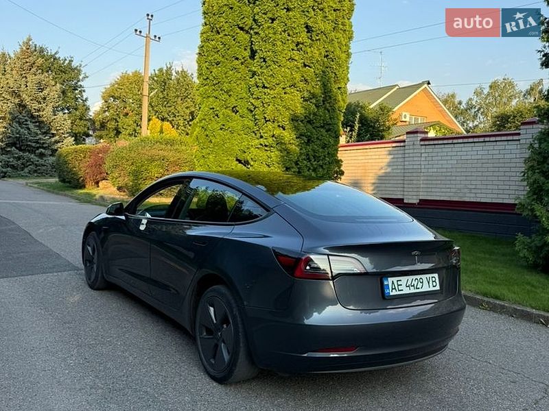Седан Tesla Model 3 2023 в Днепре