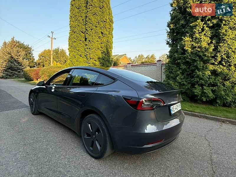 Седан Tesla Model 3 2023 в Днепре