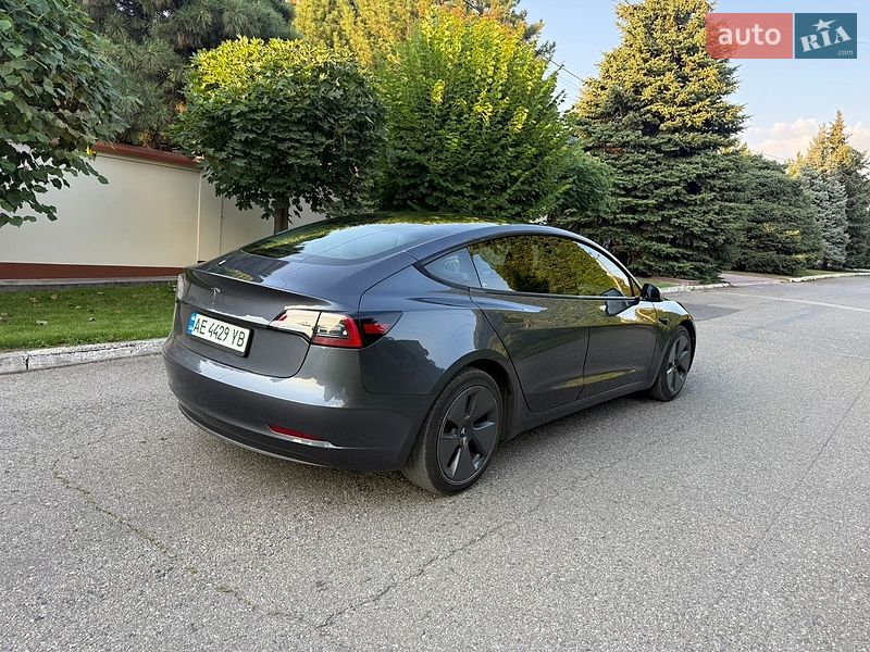 Седан Tesla Model 3 2023 в Днепре