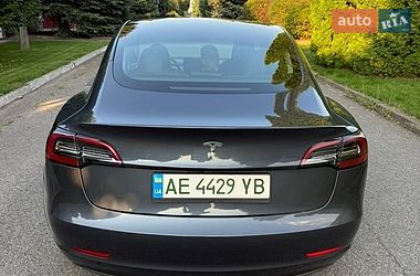 Седан Tesla Model 3 2023 в Днепре