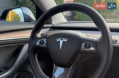 Седан Tesla Model 3 2023 в Днепре