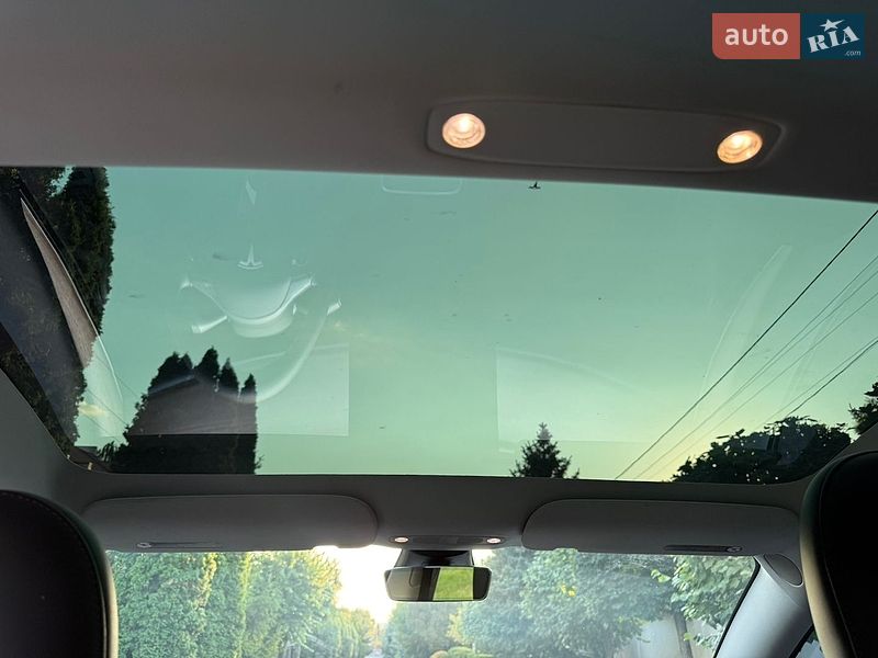 Седан Tesla Model 3 2023 в Днепре