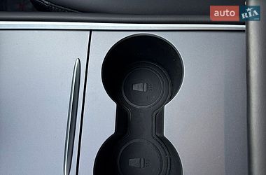 Седан Tesla Model 3 2023 в Днепре