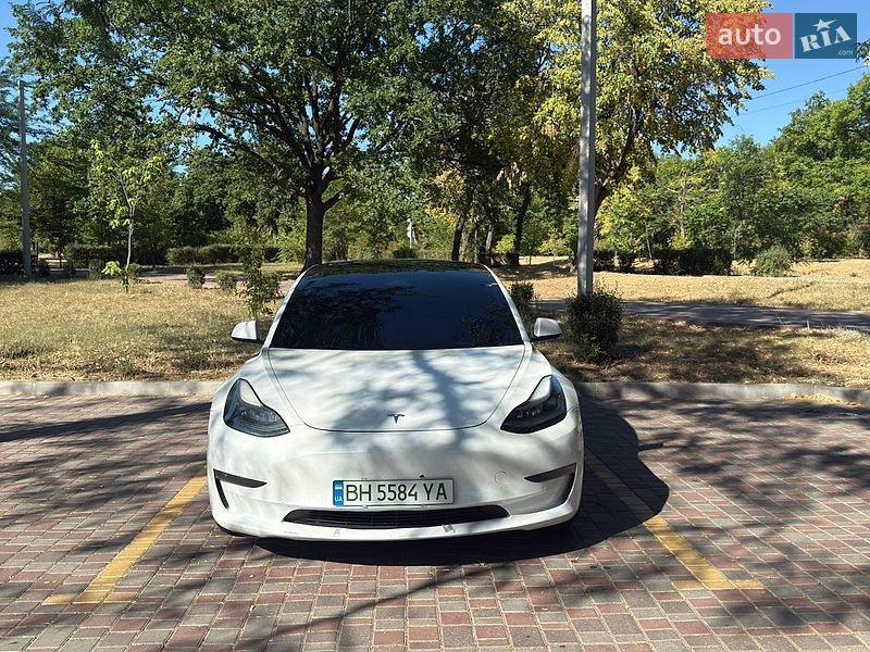 Tesla Model 3 2021