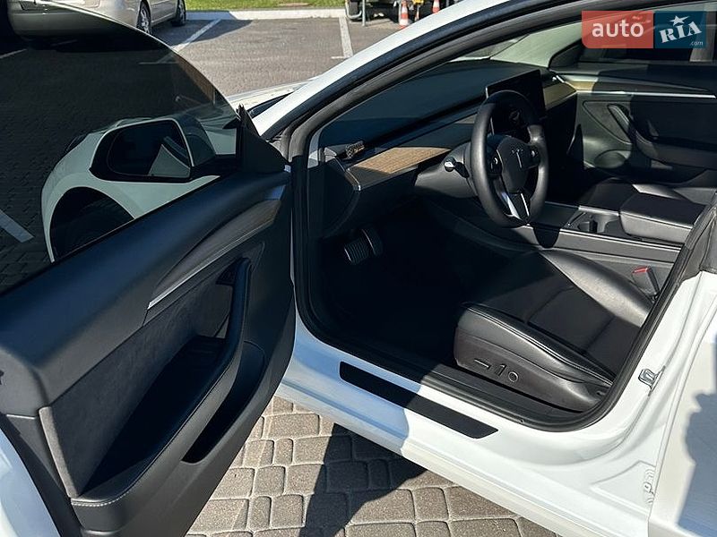 Седан Tesla Model 3 2022 в Киеве фото 5 Седан Tesla Model 3 2022 в Киеве