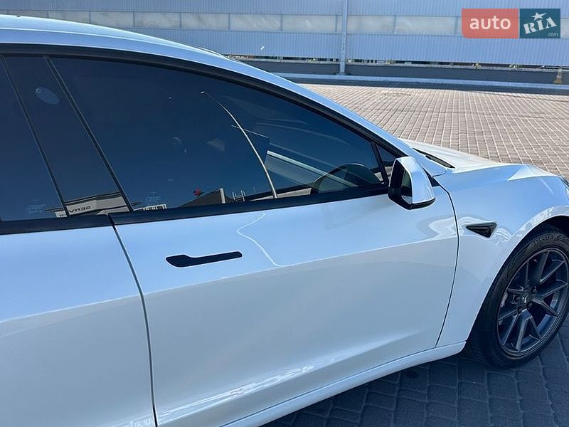 Седан Tesla Model 3 2022 в Киеве фото 23 Седан Tesla Model 3 2022 в Киеве