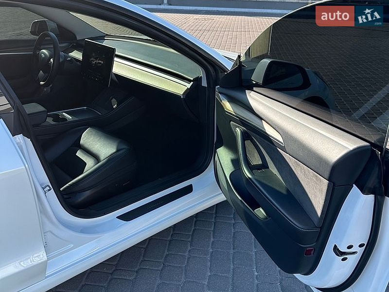 Седан Tesla Model 3 2022 в Киеве фото 24 Седан Tesla Model 3 2022 в Киеве