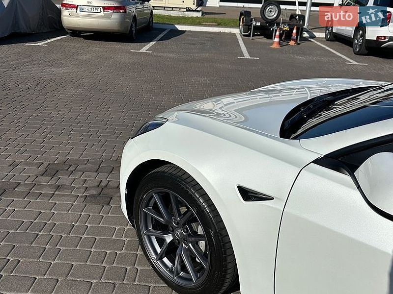 Седан Tesla Model 3 2022 в Киеве фото 3 Седан Tesla Model 3 2022 в Киеве