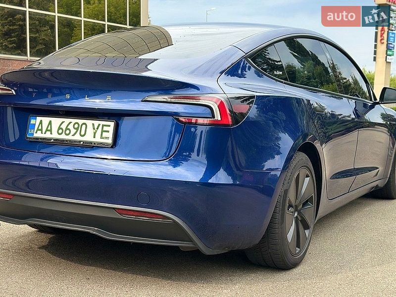 Седан Tesla Model 3 2024 в Киеве