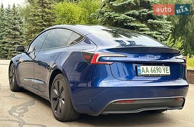 Седан Tesla Model 3 2024 в Киеве