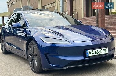 Седан Tesla Model 3 2024 в Киеве