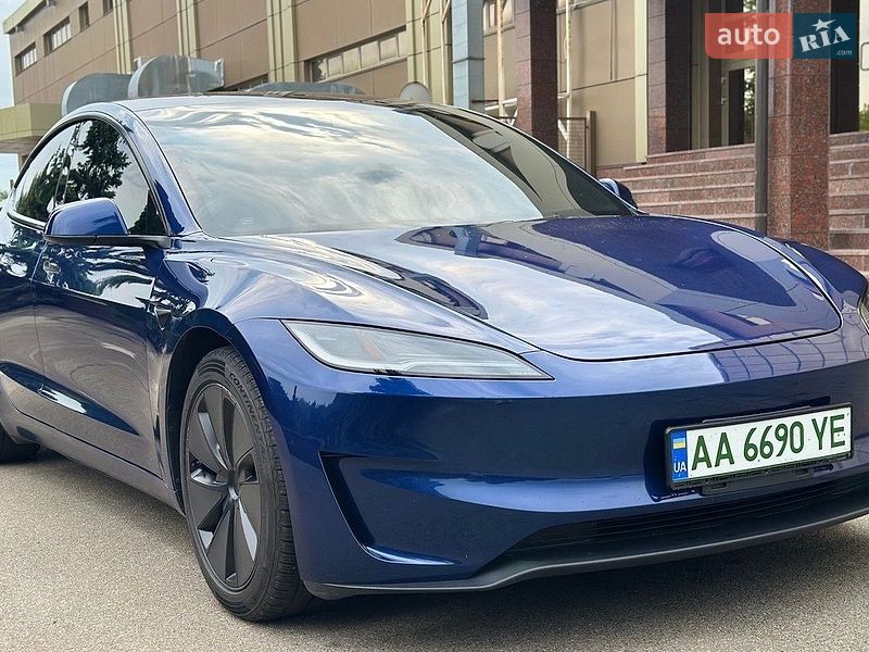 Седан Tesla Model 3 2024 в Киеве