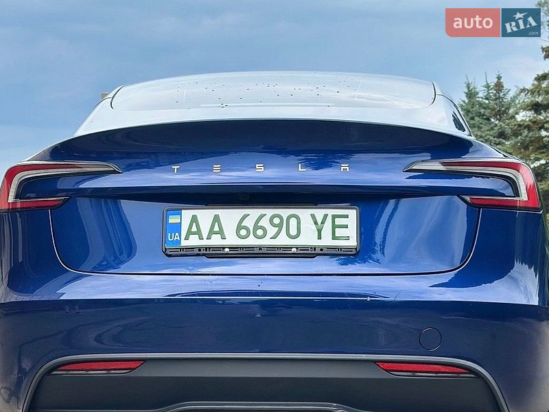 Седан Tesla Model 3 2024 в Киеве