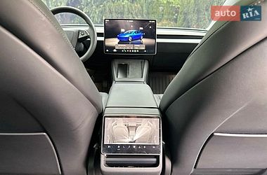 Седан Tesla Model 3 2024 в Киеве