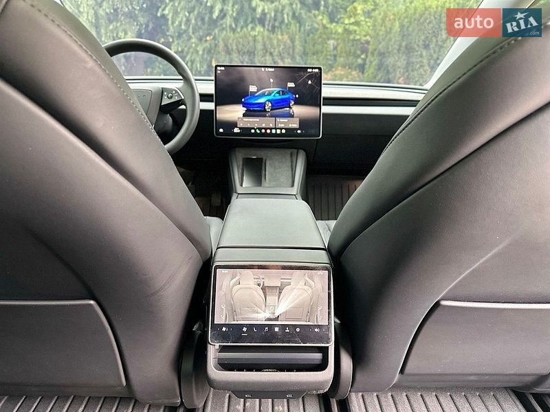 Седан Tesla Model 3 2024 в Киеве