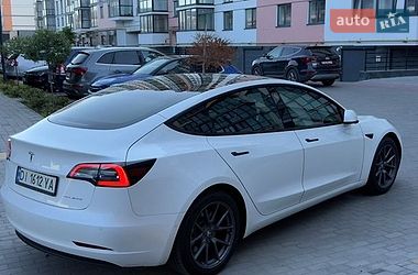 Седан Tesla Model 3 2021 в Луцке