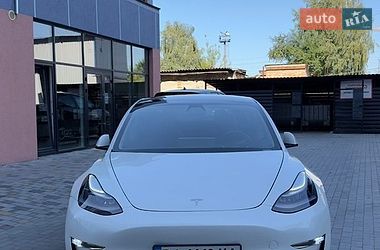 Седан Tesla Model 3 2021 в Луцке