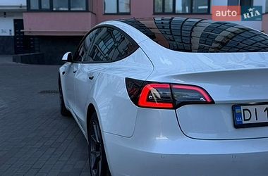 Седан Tesla Model 3 2021 в Луцке
