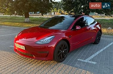 Седан Tesla Model 3 2020 в Вінниці