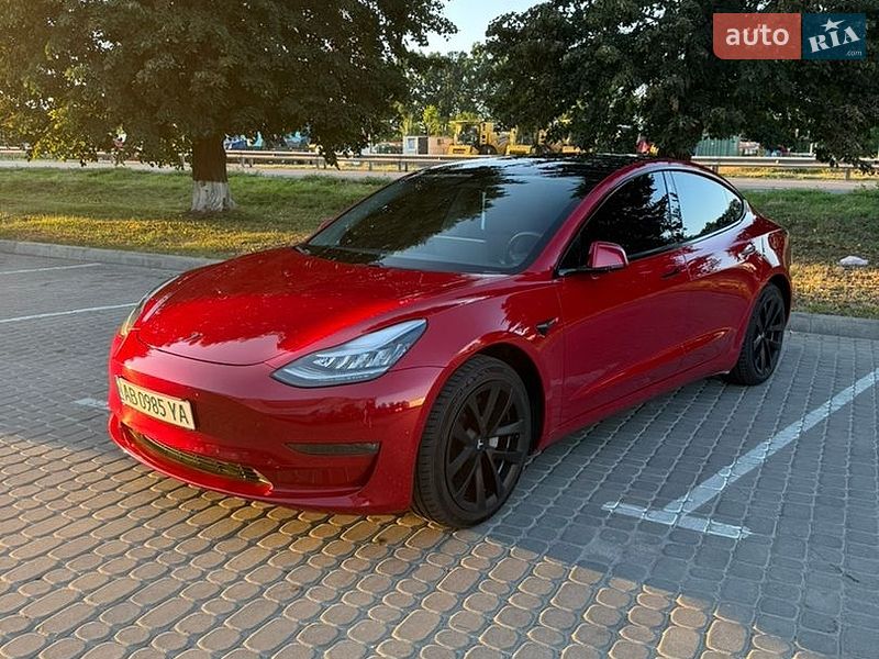 Седан Tesla Model 3 2020 в Вінниці