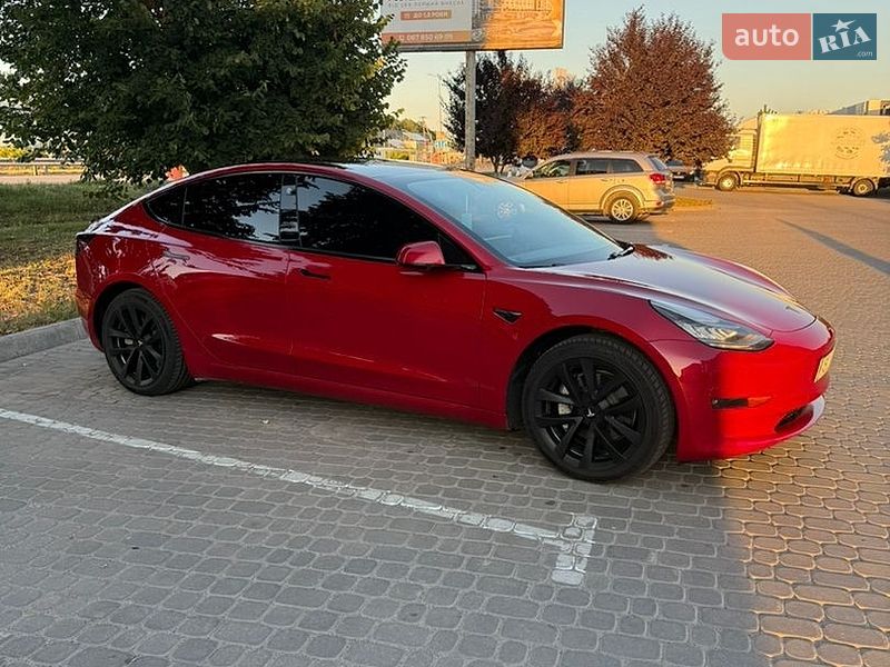 Седан Tesla Model 3 2020 в Вінниці