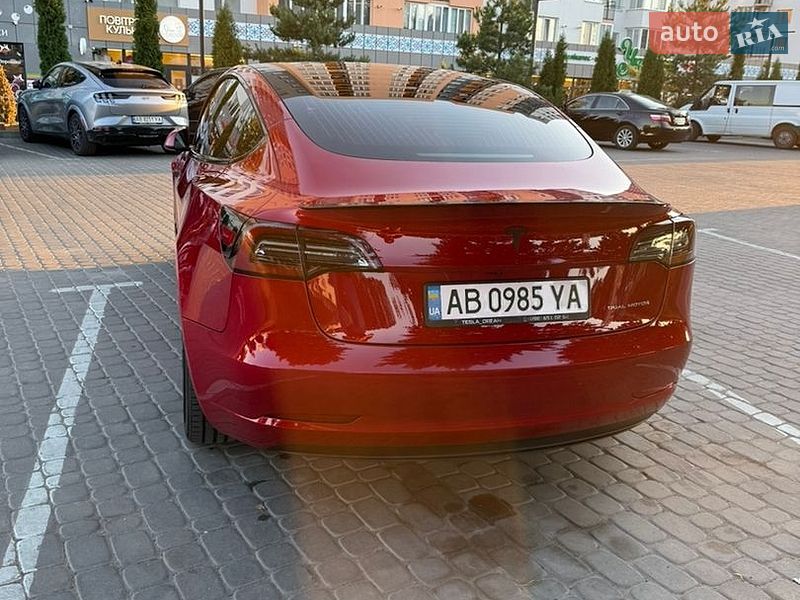 Седан Tesla Model 3 2020 в Вінниці