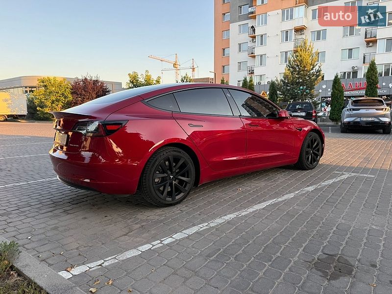 Седан Tesla Model 3 2020 в Вінниці