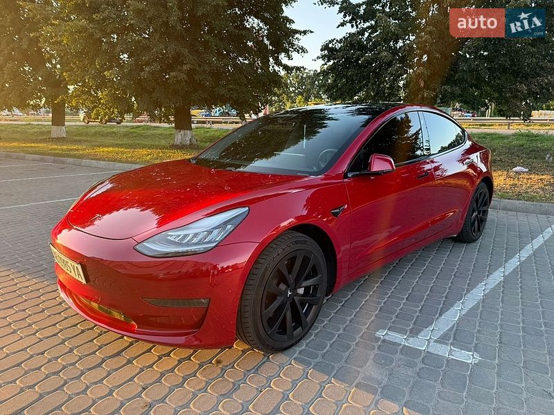 Седан Tesla Model 3 2020 в Вінниці