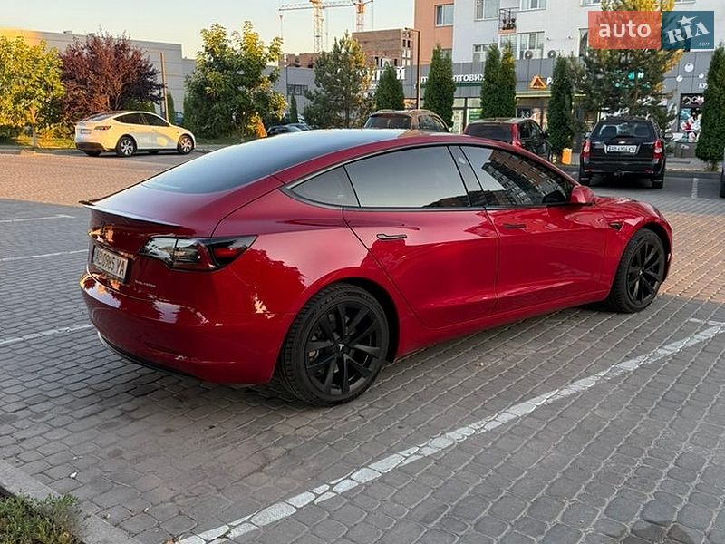 Седан Tesla Model 3 2020 в Вінниці