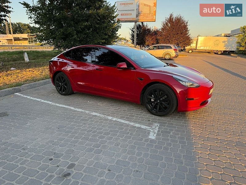 Седан Tesla Model 3 2020 в Вінниці