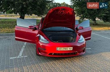 Седан Tesla Model 3 2020 в Вінниці