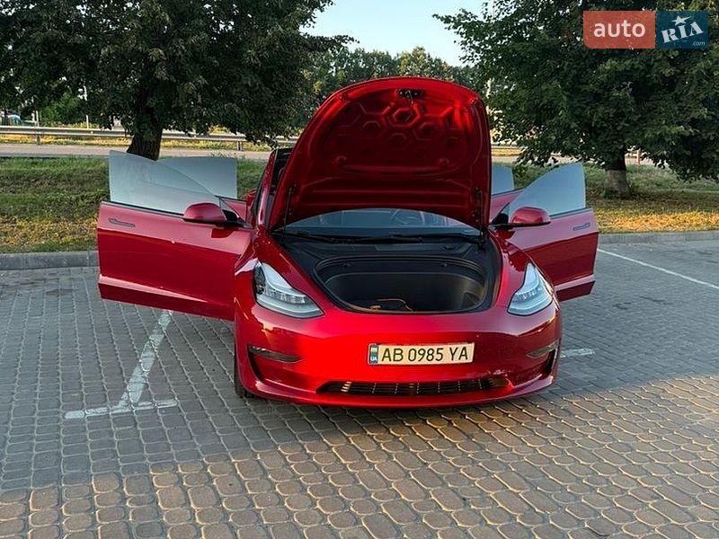 Седан Tesla Model 3 2020 в Вінниці
