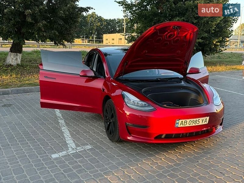 Седан Tesla Model 3 2020 в Вінниці