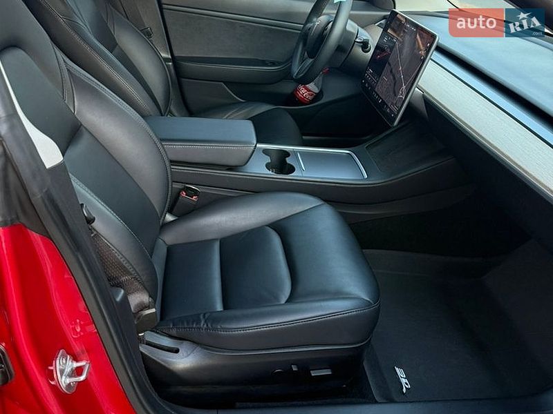 Седан Tesla Model 3 2020 в Вінниці