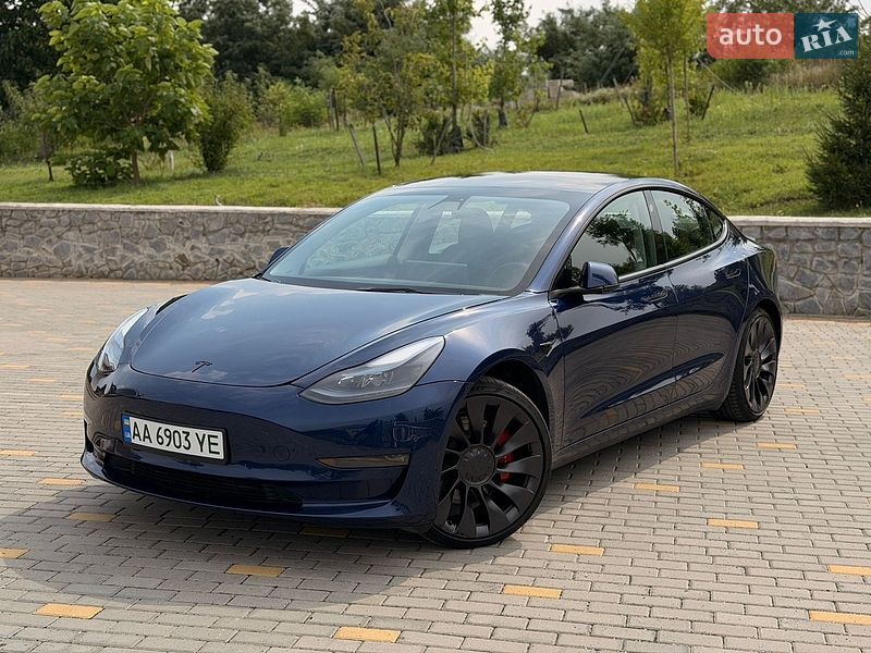 Tesla Model 3 2023