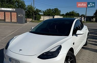 Седан Tesla Model 3 2022 в Дунаївцях