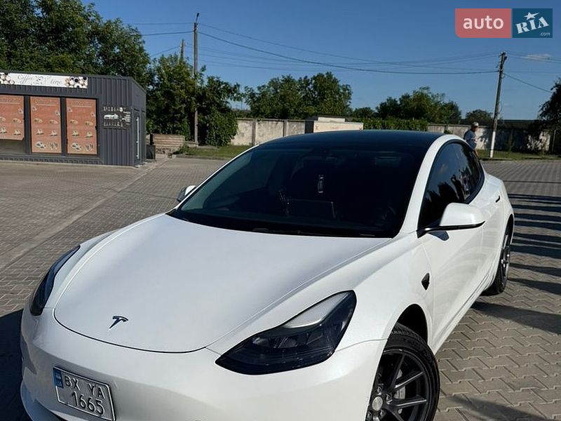Tesla Model 3 2022