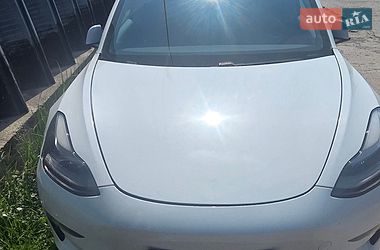 Седан Tesla Model 3 2020 в Києві