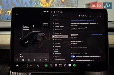 Седан Tesla Model 3 2022 в Львові