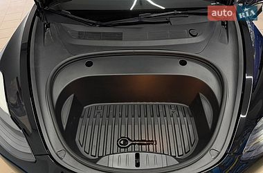 Седан Tesla Model 3 2022 в Львові
