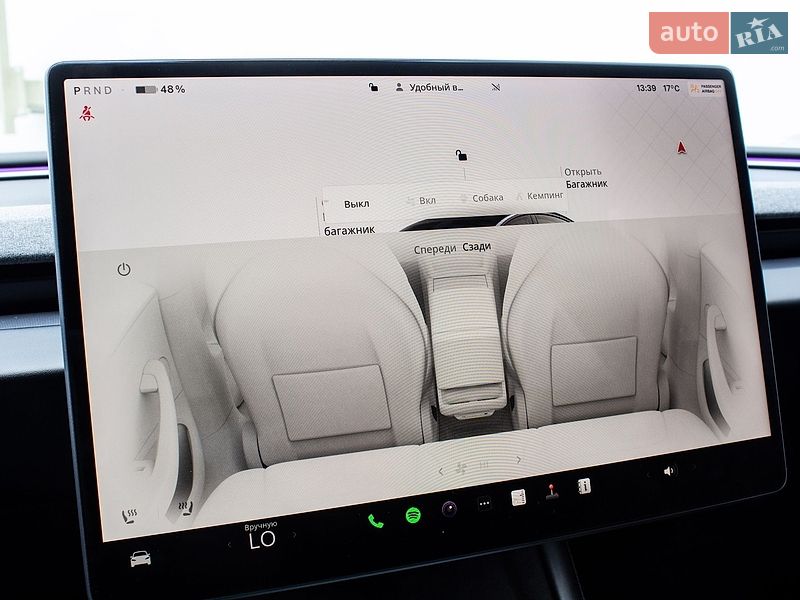 Седан Tesla Model 3 2024 в Львові