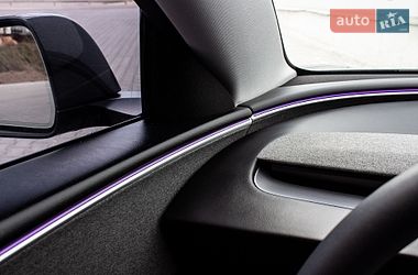 Седан Tesla Model 3 2024 в Львові