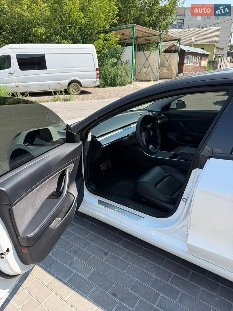 2020 Tesla Model 3 - мініатюра 9